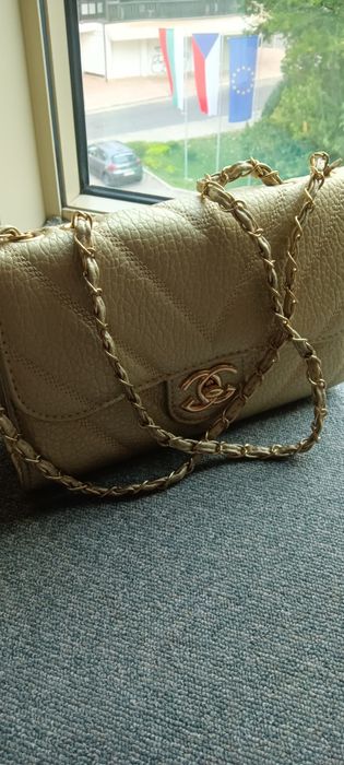 Ежедневна дамска чанта  Изработена от еко кожа