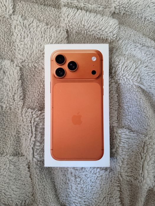 Продавам Iphone 17 Pro Max 256GB /Възможност за бартер