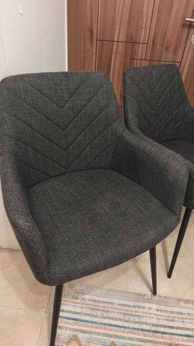 Продавам столове 2 броя