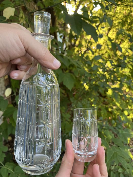 Продам набор графин с рюмками