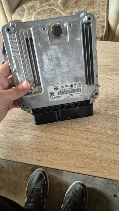Компютър Двигател за VW Т5 2.0 TDI 140Кс