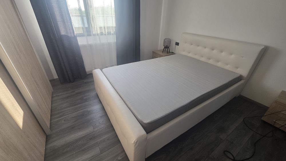 Pat tapițat alb 140x200 cm + Saltea și Somieră incluse – Bacău
