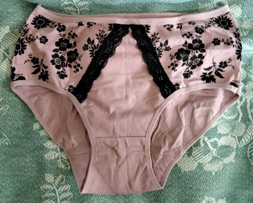 Женское белье трусы майки.