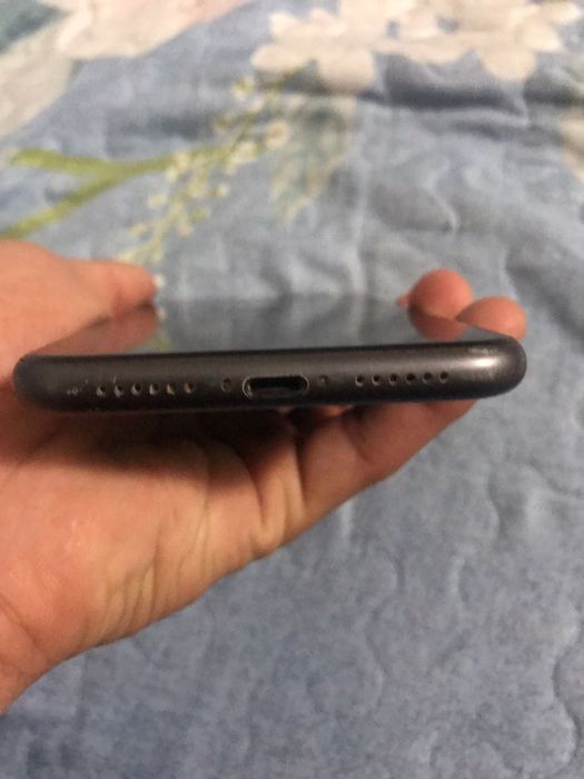 Айфон 11 емкость 77