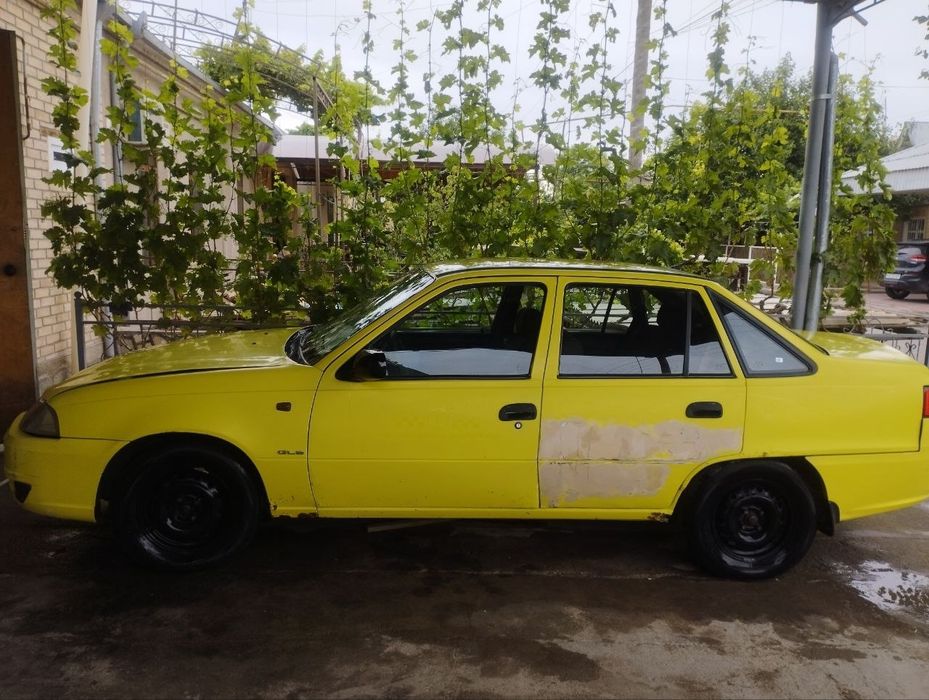 Машина Нексия 2 шевролет