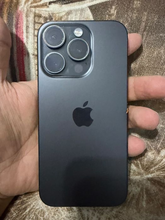 Iphone 15 pro black titan звоните