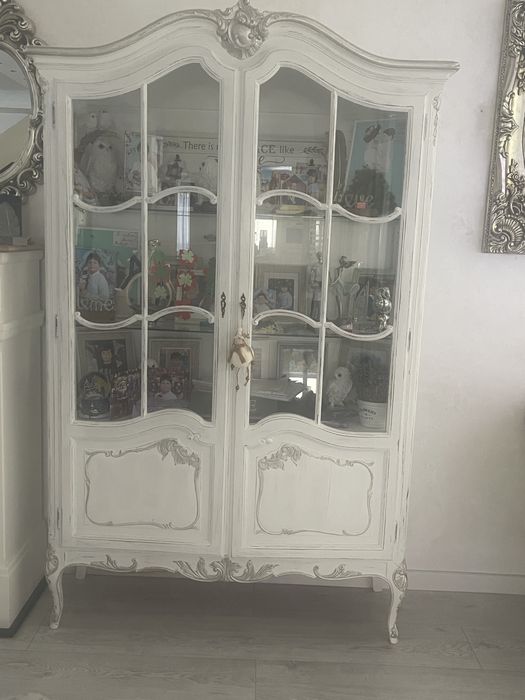 Vitrina din lemn