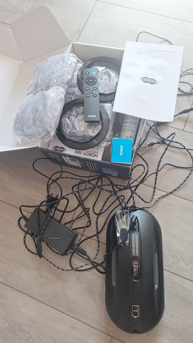 Vand Robot curatare geamuri cu pulverizator HOBOT 388