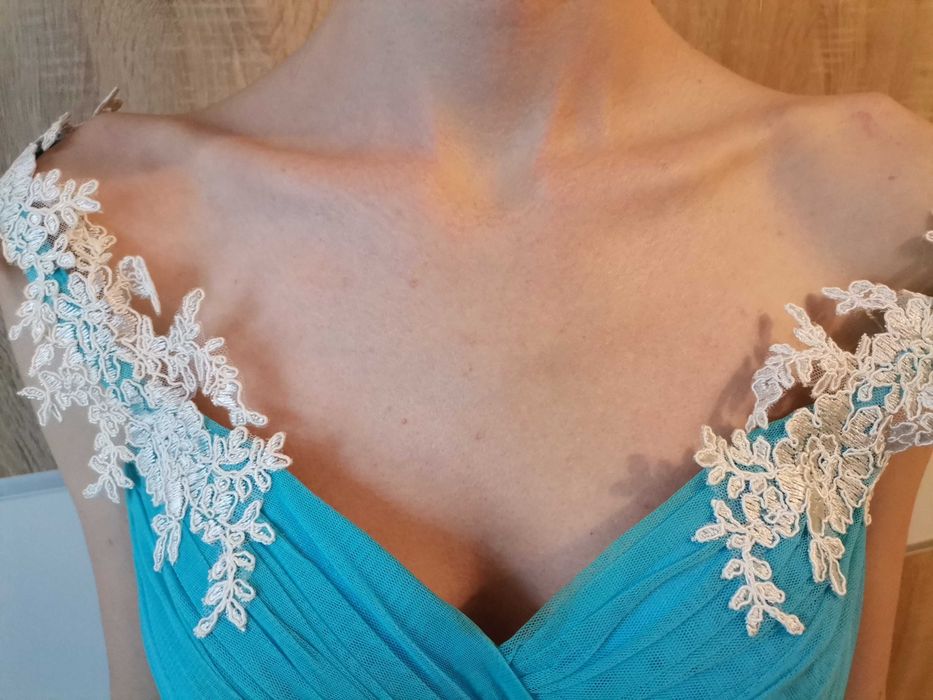 Бална Рокля / веднъж облечена / -  200 лв