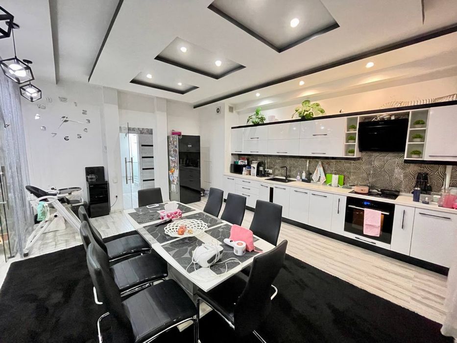 Продается новостройка Ц5 4/4/9 196м2 с ремонтом