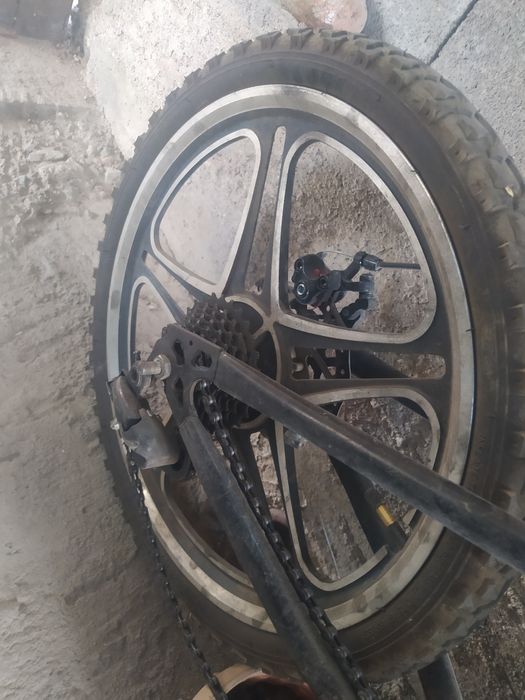 Продам велосипед и трюкавой самокат