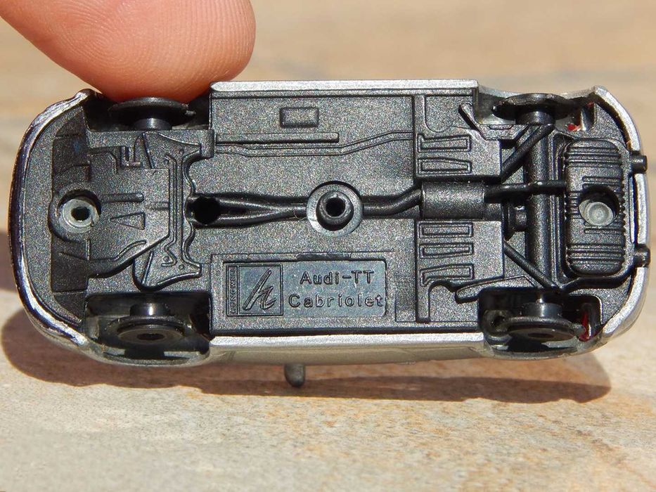 Macheta Audi TT Cabriolet I (8N) Hongwell 1:72 lipsa pneuri