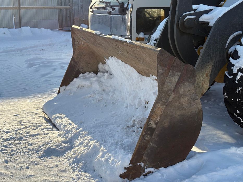 Погрузчик XCMG LW300