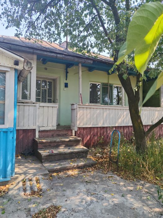 Vând casă tradițională locuibilă și teren 761 mp în Vulturești, jud. Vaslui