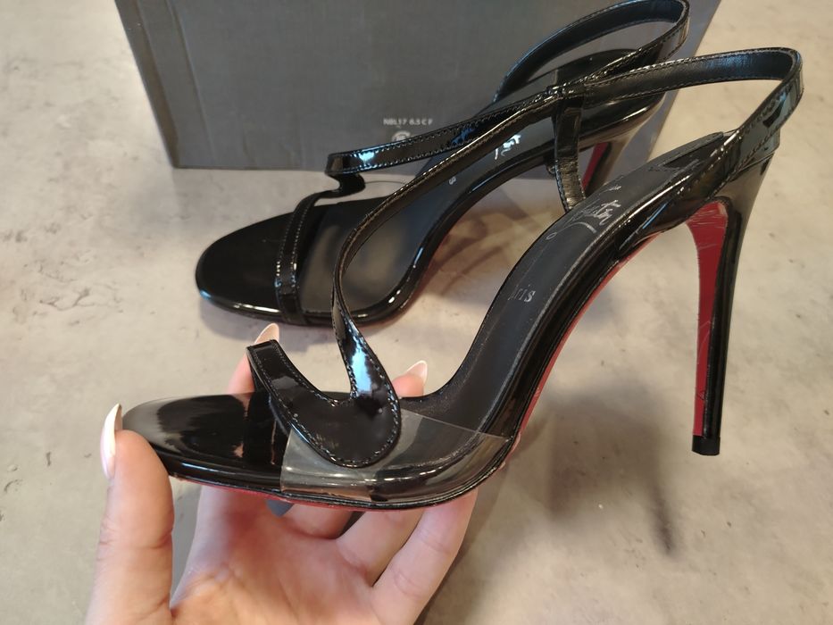 Дамски черни обувки на ток Christian Louboutin