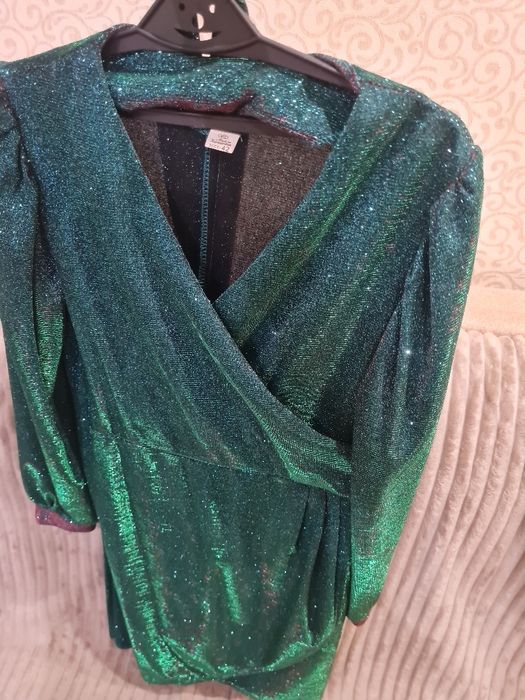 Продам  праздничное платье