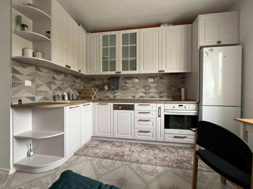 Дава се под наем Двустаен апартамент в Варна, Общината - 62 кв.м за 850 € - Снимка #1