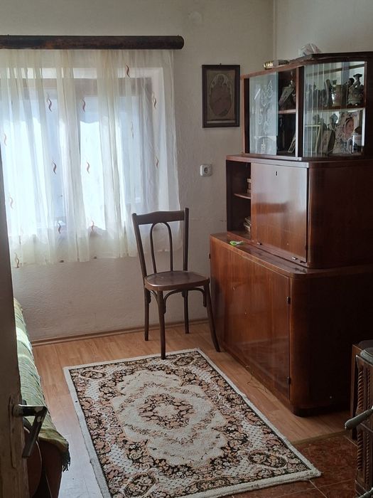 Vând casă în Bărbătești, Vâlcea – curte generoasă + utilități + Fanar