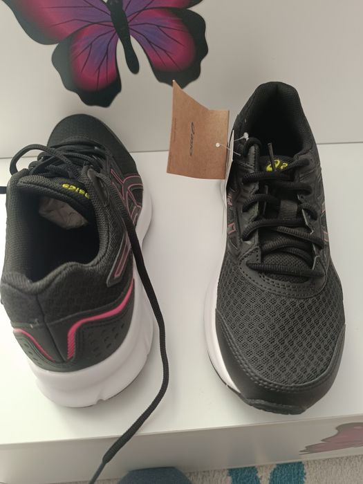 Маратонки Асикс, ASICS