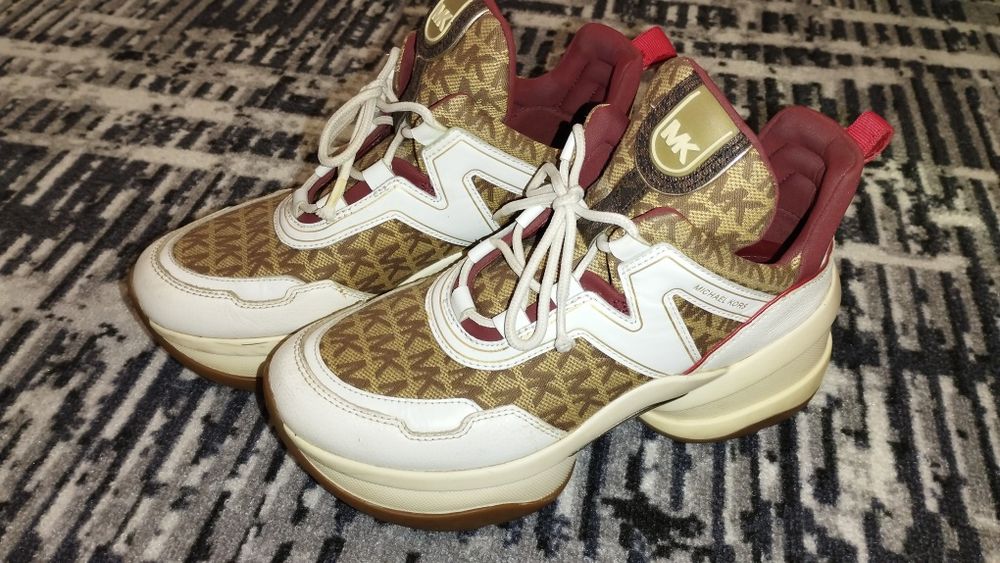 Стилни ежедневни маратонки Michael Kors