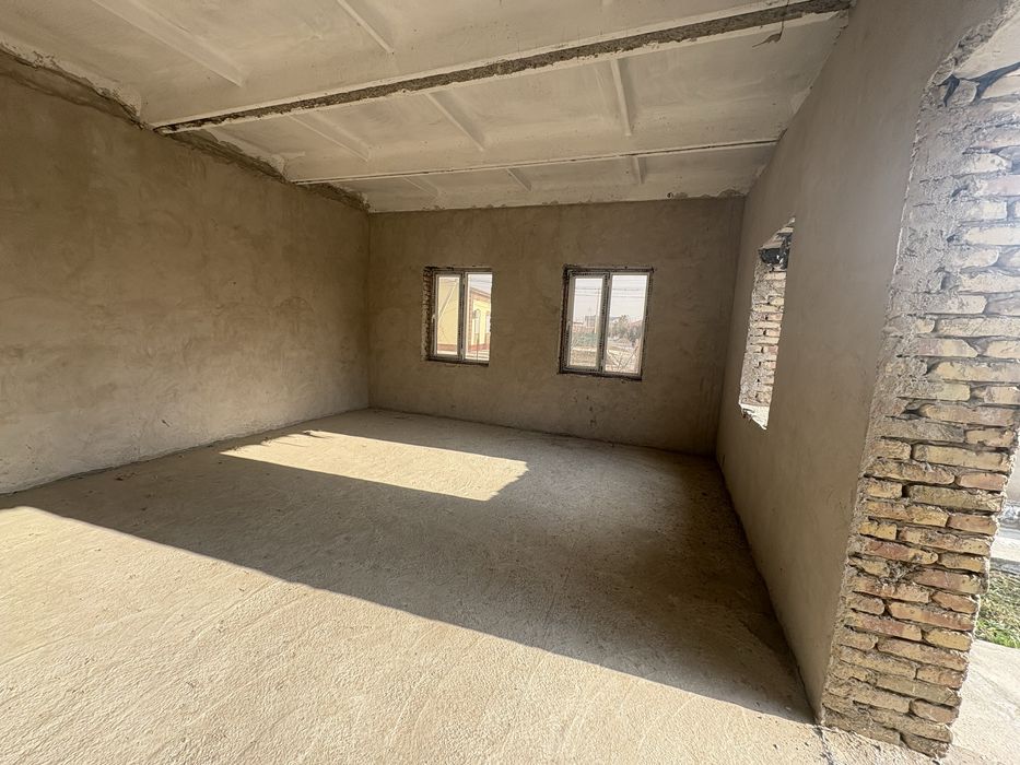 Yangi hovli kottedj sotiladi