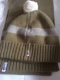 Caciulite 20 lei, set caciulita+fular lung 30 lei, lana, noi.