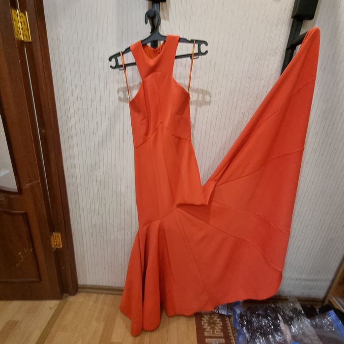 Роскошное вечернее платье