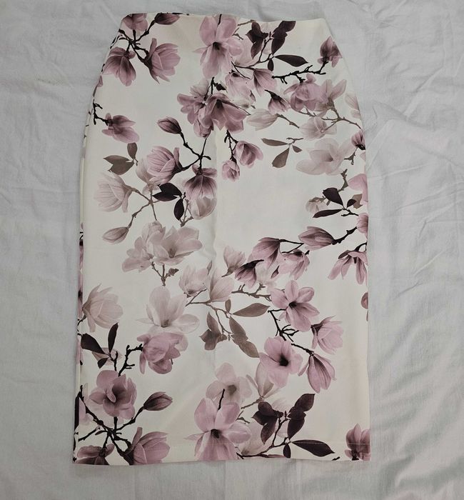 Рокли и поли за момиче 4-5г и мама S размер