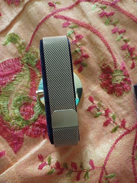 Продается часы новый