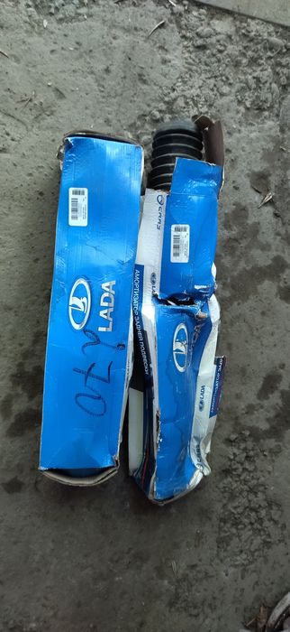 Продам амортизаторы калина передние.