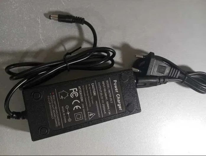 зарядка 25,2v 2A, блок питания на самокат. или на пылесос