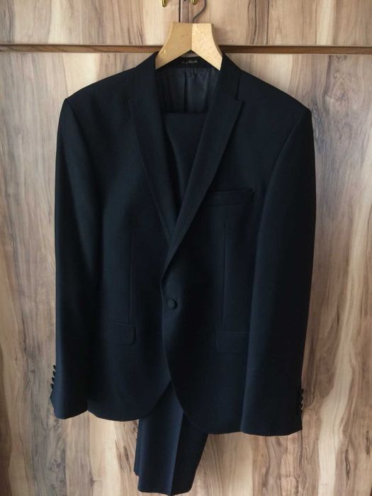 Официален костюм за бал