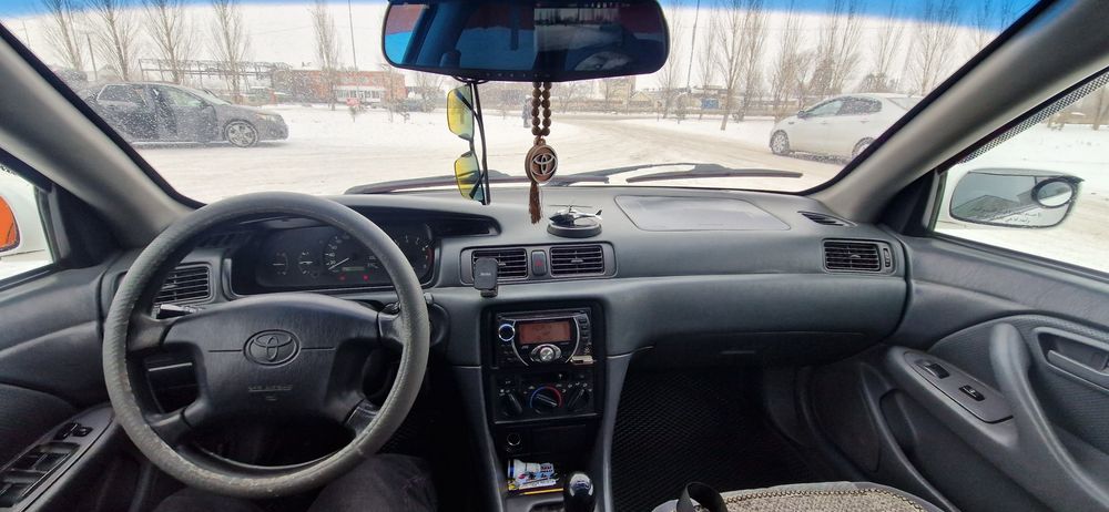 Тойота камри продам