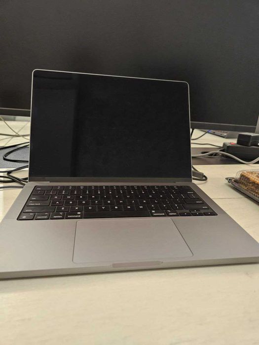 Macbook Pro M3 Silver 14 inch
