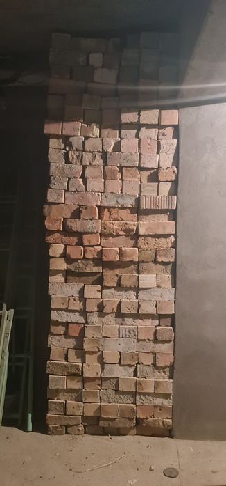 Гишт, кум сотилади, узила обкетасила