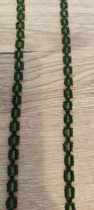 Coliere din imitație citrin și  mărgele negre/verzi