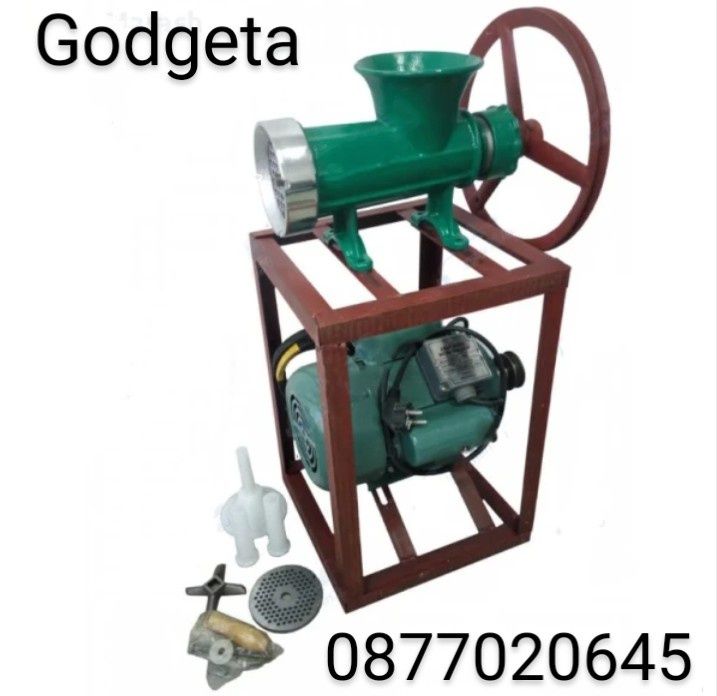 Чугунена електрическа месомелачка 1,5 kW/ 1400 об/мин и 220 V