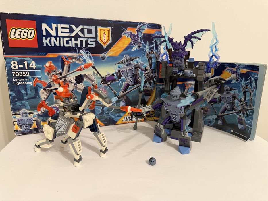 Продаю Конструктор LEGO Nexo Knights 70359 Lance vs Lightning