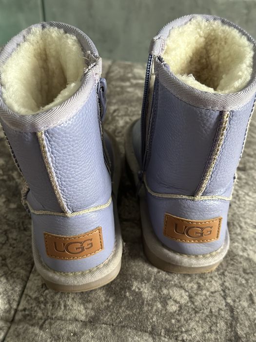 Продам детские натуральные угги