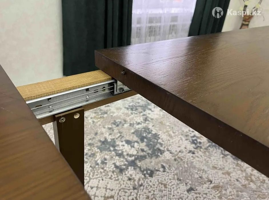 Стол  деревянный