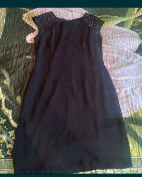 Продам женские платья