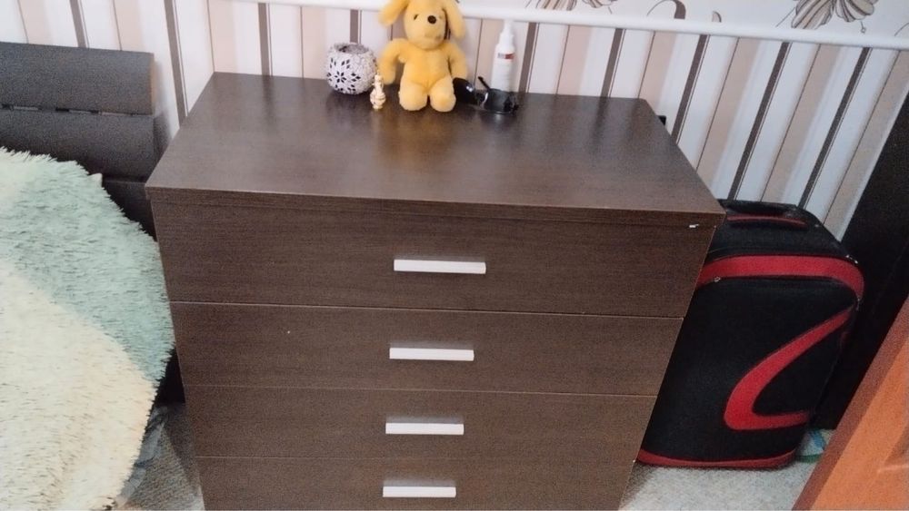 Продам спальный гарнитур