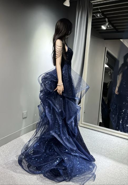 Синее вечернее платье