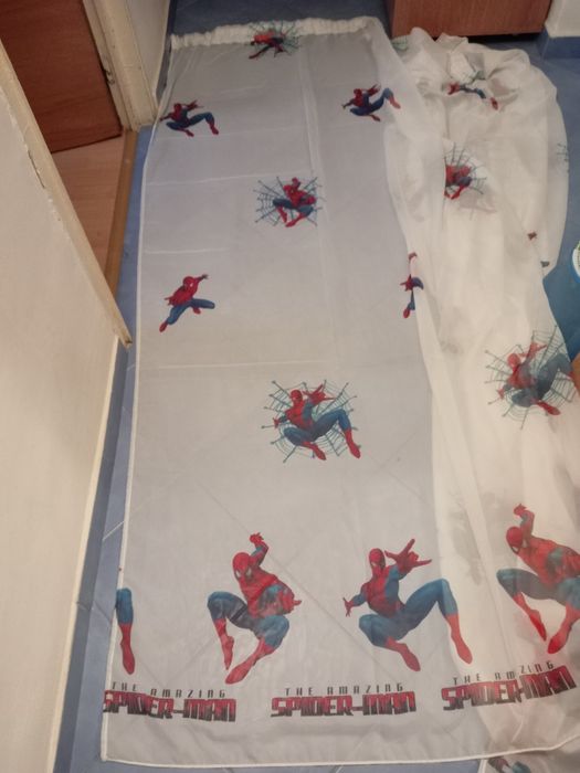 Perdea din voal, cu spidermen