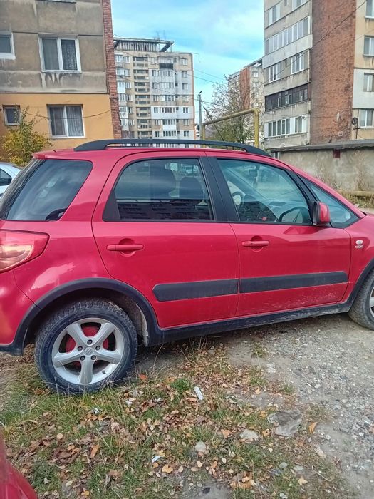 Suzuki  Roșu SX4