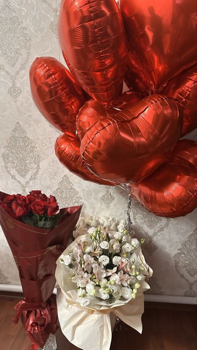 Цветы букеты роз кусовые алые