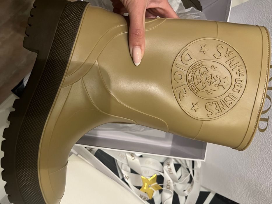 Ботуши Dior.            .