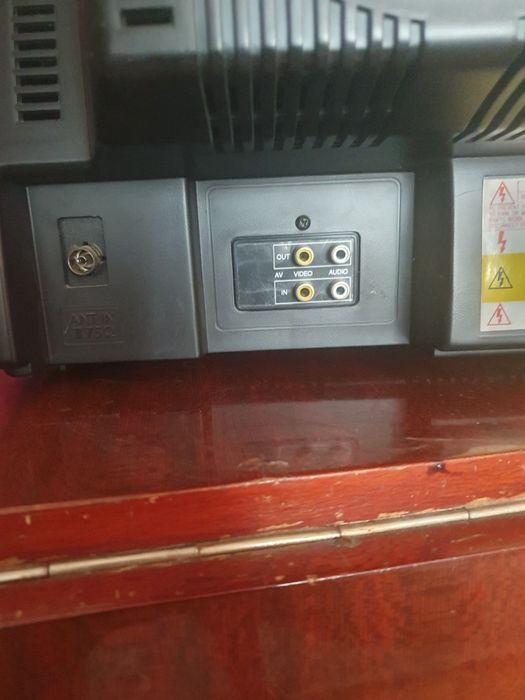 Телевизор LG  Model No CF-14f89