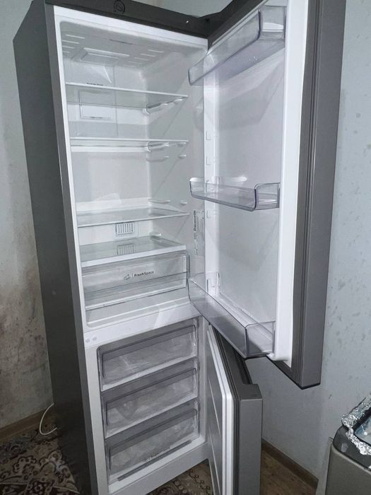 Xaladilnik indesit