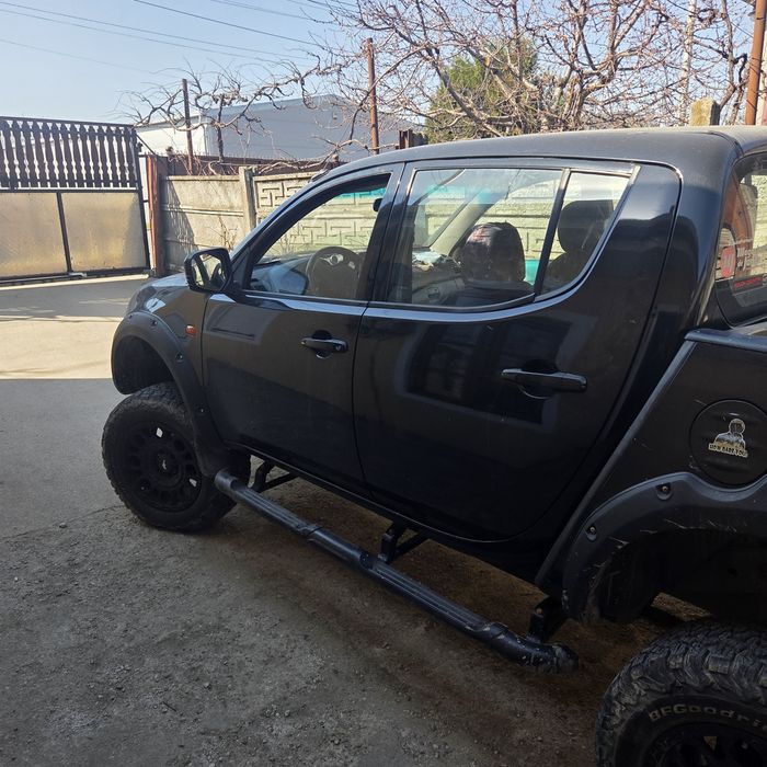 Mitsubischi l200